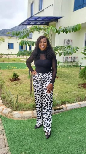 I WANT TO A SMILE ON THE FACE OF CHILDREN BY PROVIDING MEALS FOR THEM 